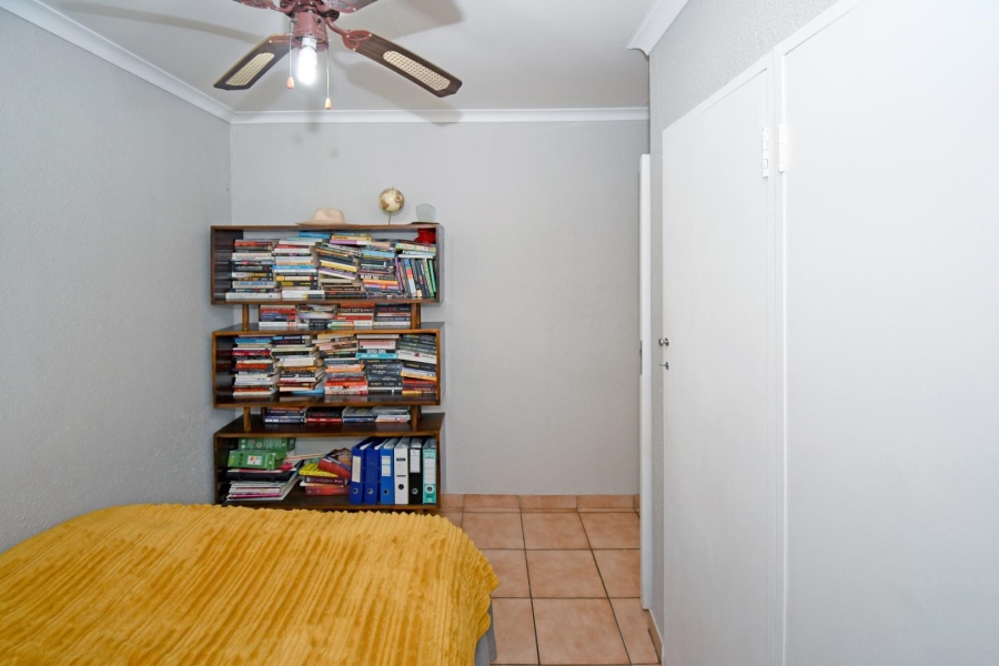 2 Bedroom Property for Sale in Magaliessig Gauteng