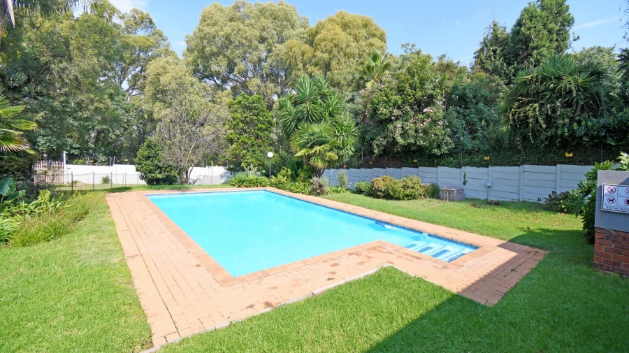 2 Bedroom Property for Sale in Magaliessig Gauteng