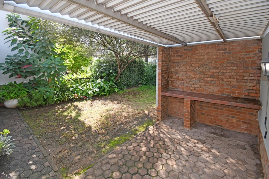 2 Bedroom Property for Sale in Magaliessig Gauteng
