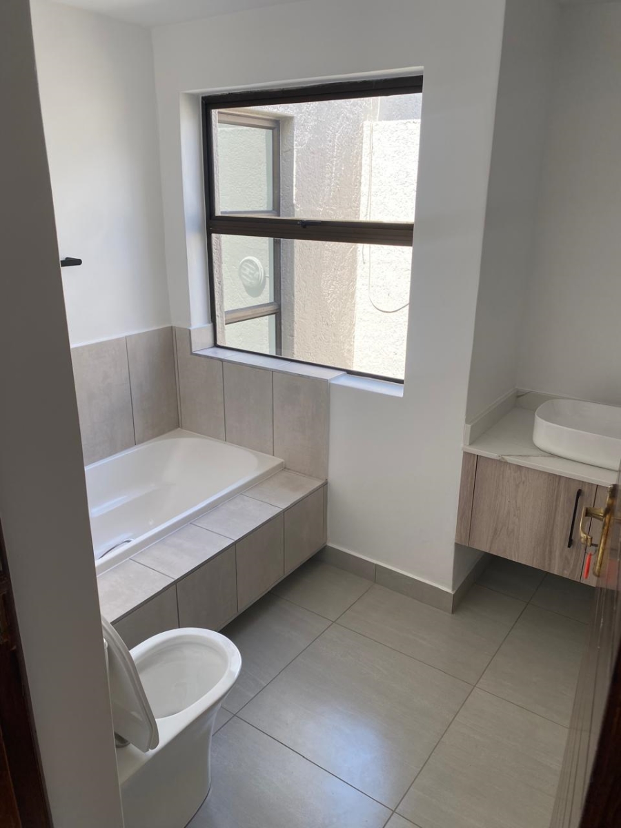 To Let 3 Bedroom Property for Rent in Bryanston Gauteng