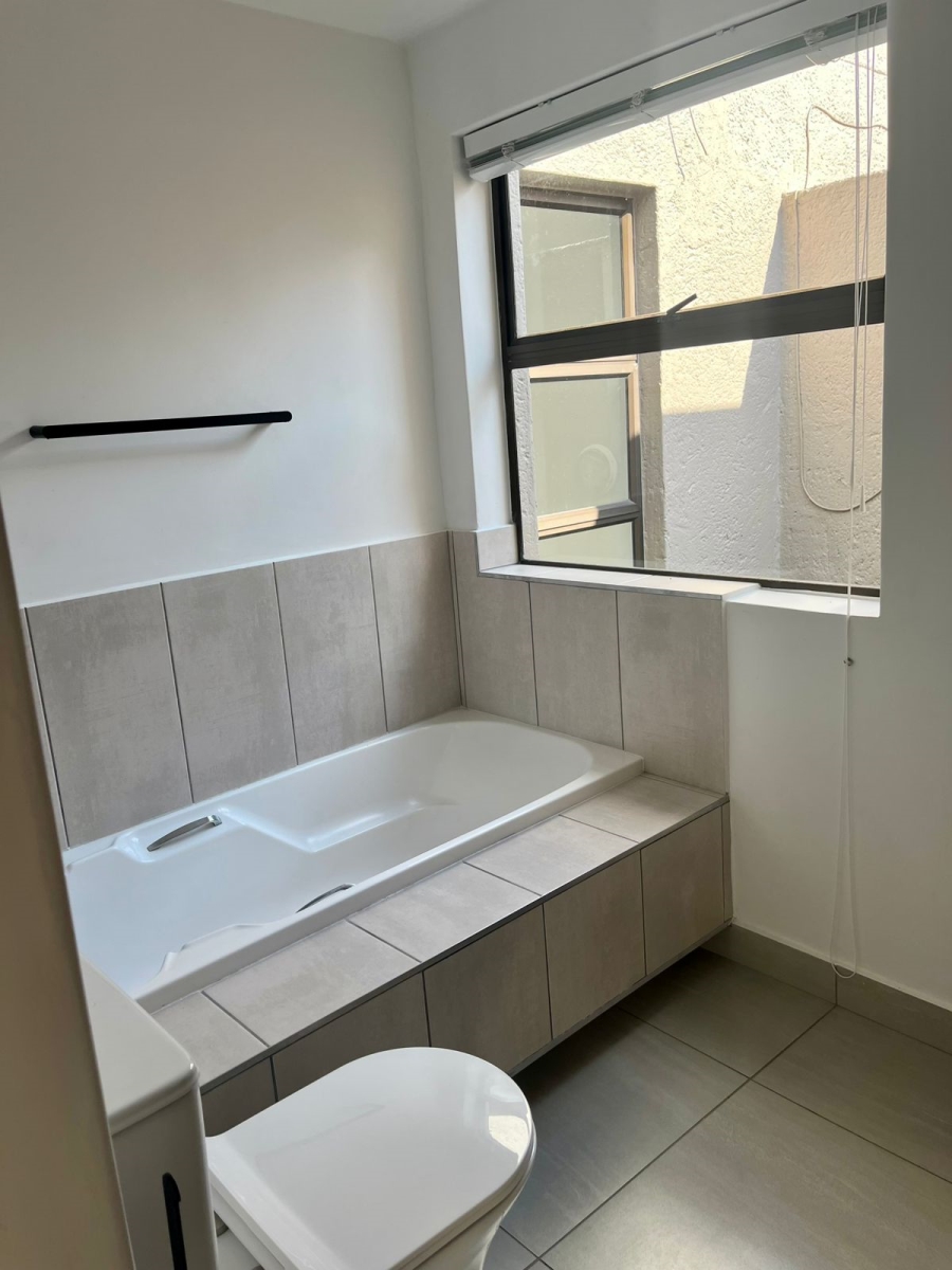 To Let 3 Bedroom Property for Rent in Bryanston Gauteng