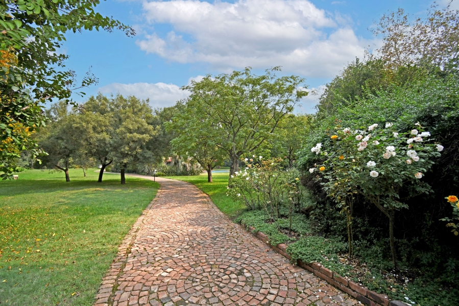 4 Bedroom Property for Sale in Randjesfontein A H Gauteng