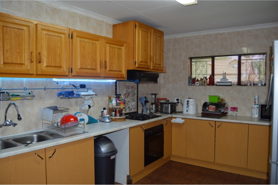 5 Bedroom Property for Sale in The Reeds Gauteng
