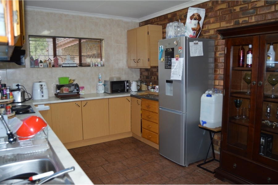5 Bedroom Property for Sale in The Reeds Gauteng