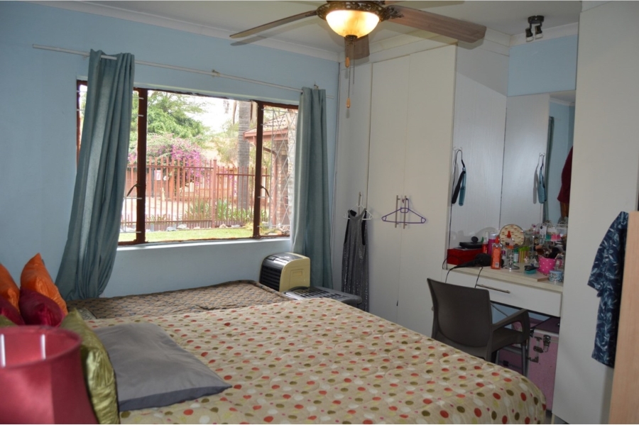 5 Bedroom Property for Sale in The Reeds Gauteng