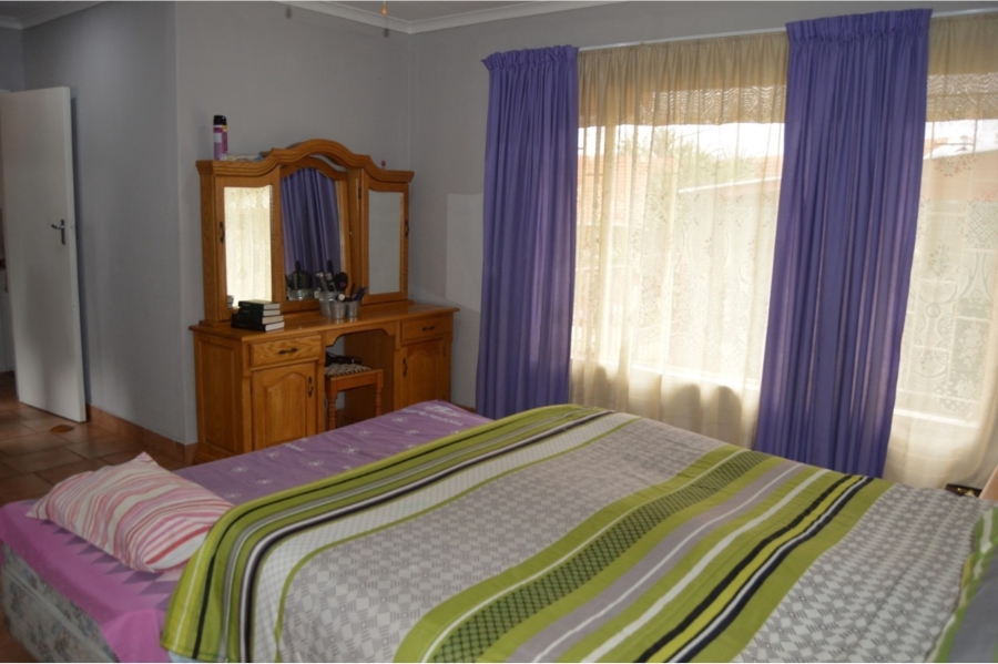 5 Bedroom Property for Sale in The Reeds Gauteng