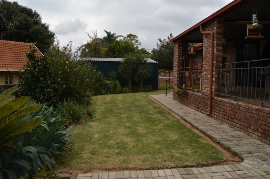 5 Bedroom Property for Sale in The Reeds Gauteng