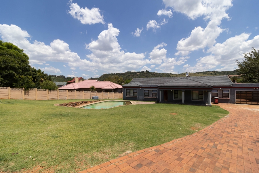 3 Bedroom Property for Sale in Meredale Gauteng