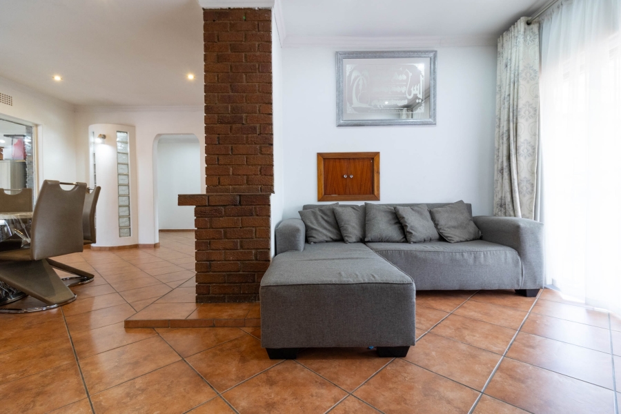 3 Bedroom Property for Sale in Meredale Gauteng