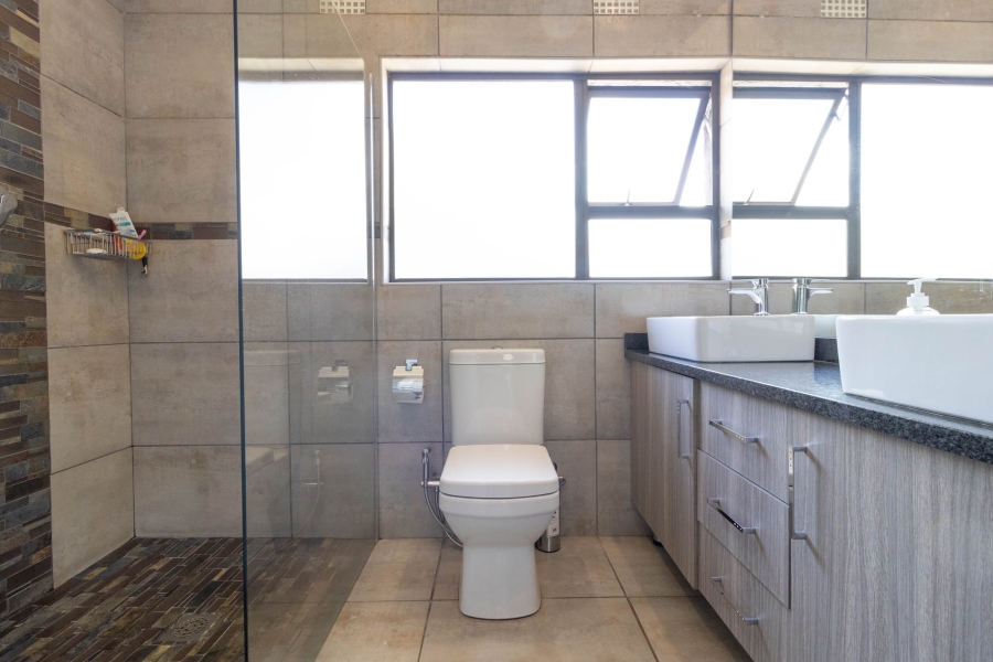 3 Bedroom Property for Sale in Meredale Gauteng