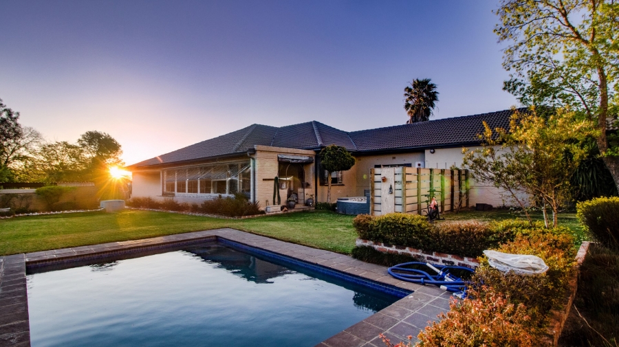 5 Bedroom Property for Sale in Highlands North Gauteng