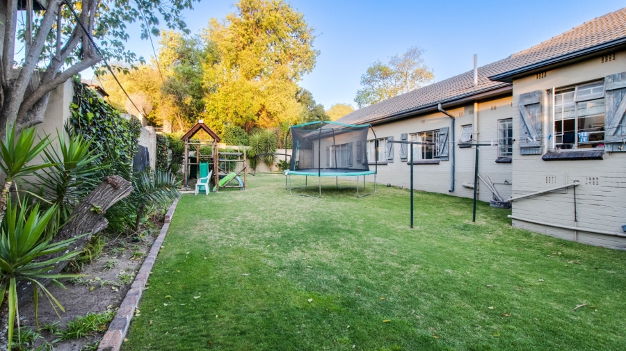 5 Bedroom Property for Sale in Highlands North Gauteng
