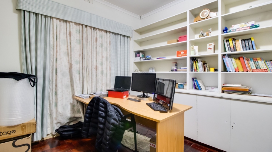 5 Bedroom Property for Sale in Highlands North Gauteng