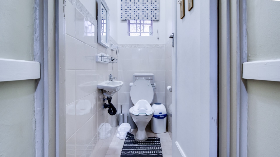 5 Bedroom Property for Sale in Highlands North Gauteng