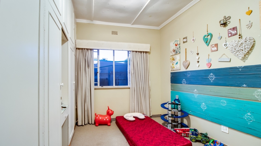 5 Bedroom Property for Sale in Highlands North Gauteng