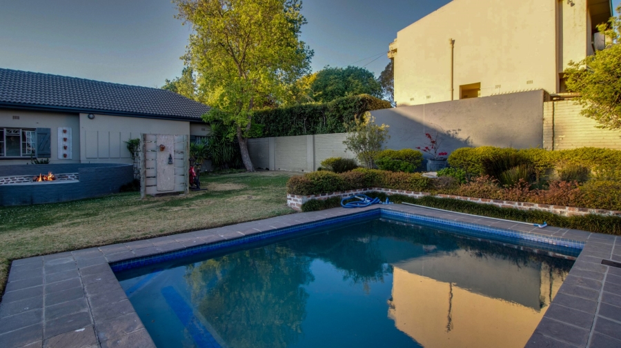 5 Bedroom Property for Sale in Highlands North Gauteng
