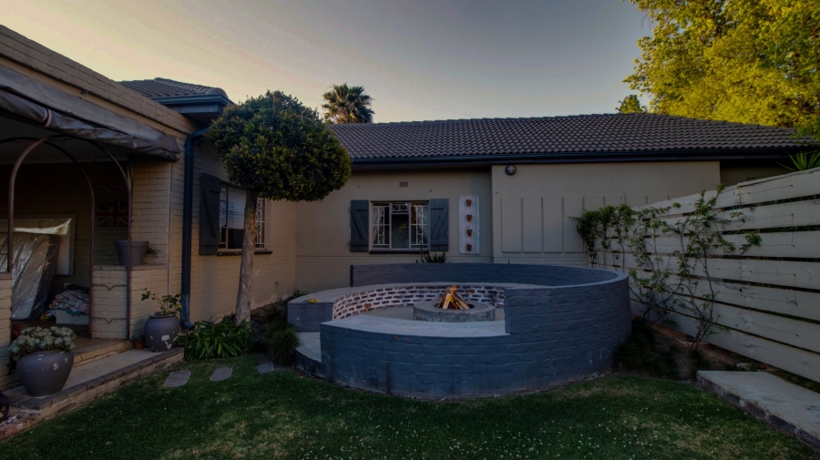5 Bedroom Property for Sale in Highlands North Gauteng