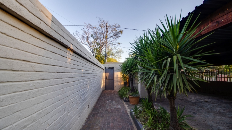 5 Bedroom Property for Sale in Highlands North Gauteng