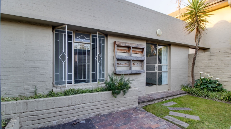 5 Bedroom Property for Sale in Highlands North Gauteng