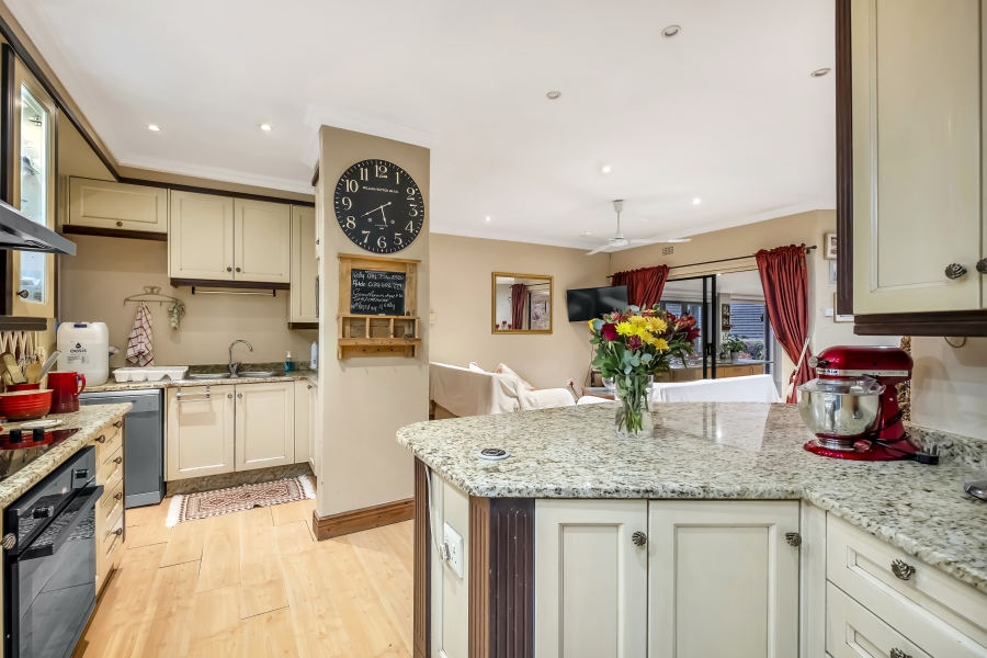 4 Bedroom Property for Sale in Gallo Manor Gauteng