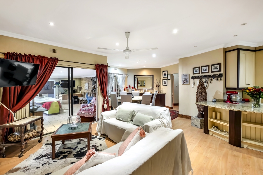 4 Bedroom Property for Sale in Gallo Manor Gauteng