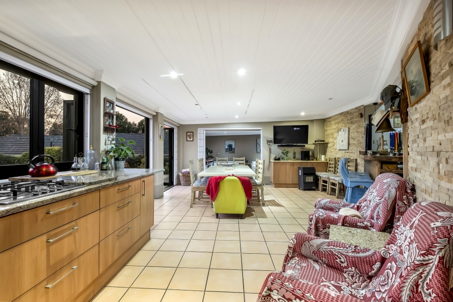 4 Bedroom Property for Sale in Gallo Manor Gauteng