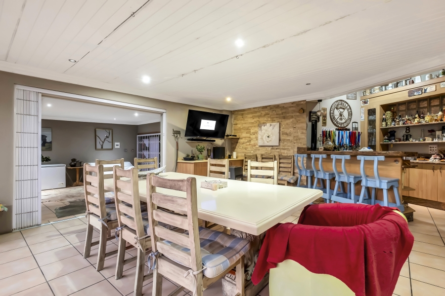 4 Bedroom Property for Sale in Gallo Manor Gauteng