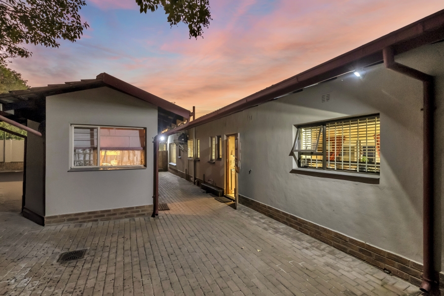 4 Bedroom Property for Sale in Gallo Manor Gauteng