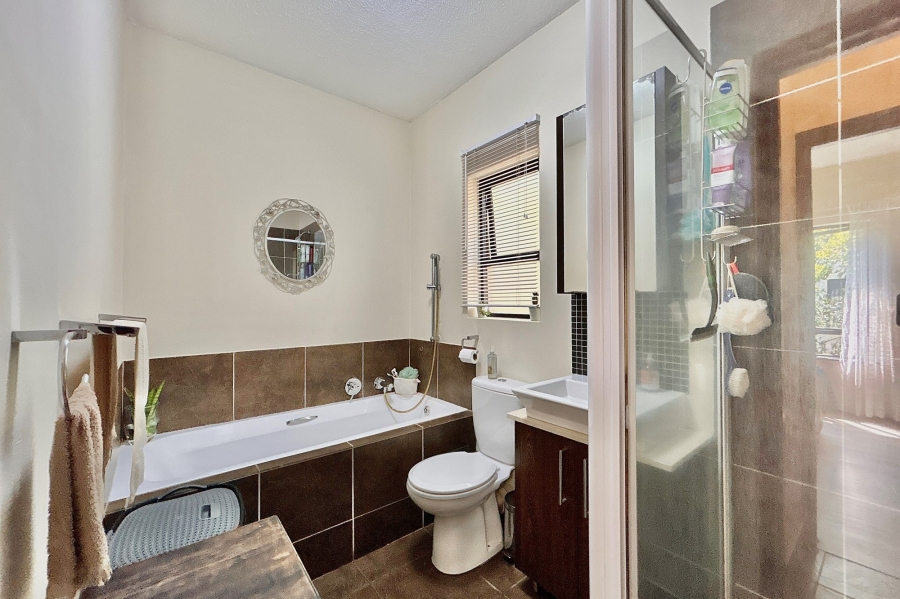 1 Bedroom Property for Sale in Douglasdale Gauteng