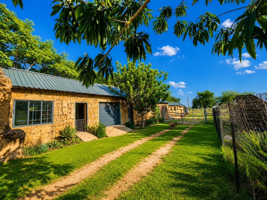 7 Bedroom Property for Sale in Vasfontein AH Gauteng