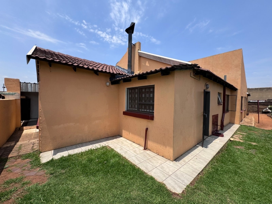 4 Bedroom Property for Sale in Tokoza Ext 2 Gauteng