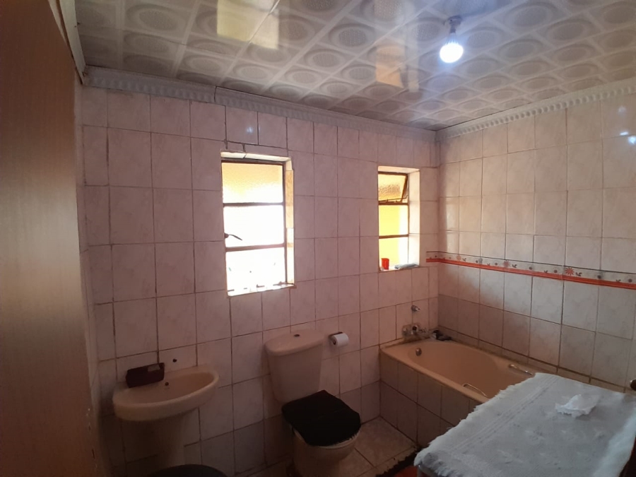 4 Bedroom Property for Sale in Khutsong South Gauteng