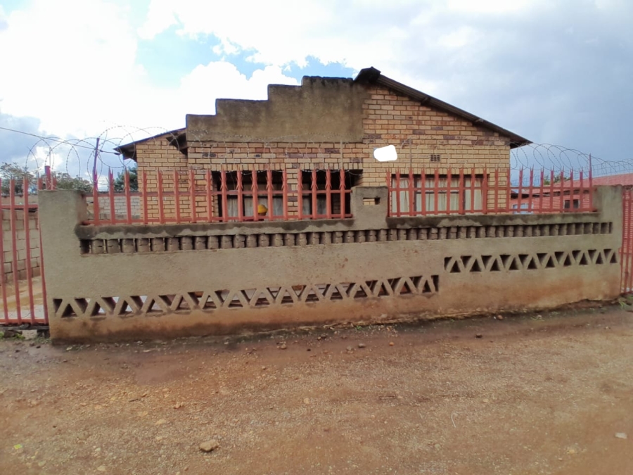 4 Bedroom Property for Sale in Khutsong South Gauteng