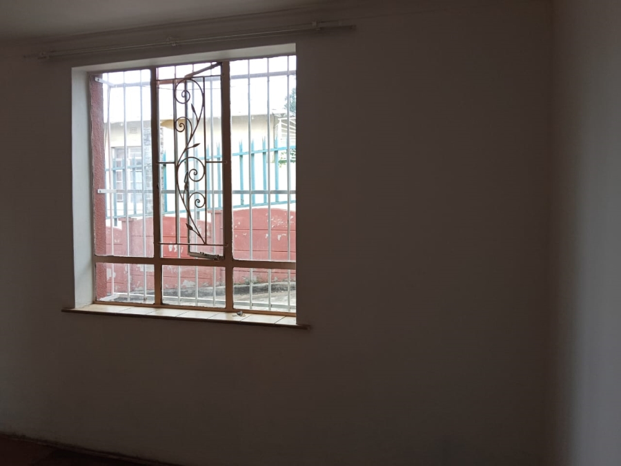 To Let 1 Bedroom Property for Rent in Wentworth Park Gauteng