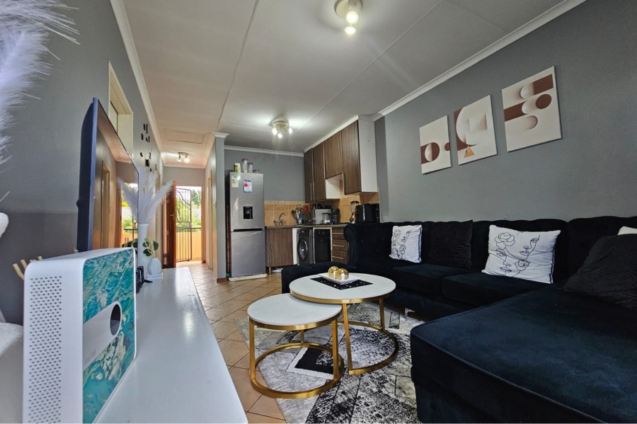 To Let 2 Bedroom Property for Rent in Noordwyk Gauteng