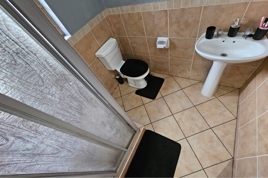 To Let 2 Bedroom Property for Rent in Noordwyk Gauteng