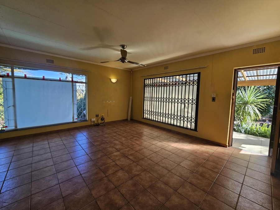 4 Bedroom Property for Sale in Wilro Park Gauteng