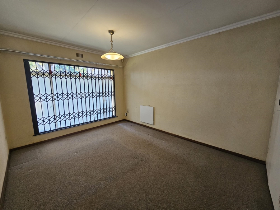 4 Bedroom Property for Sale in Wilro Park Gauteng