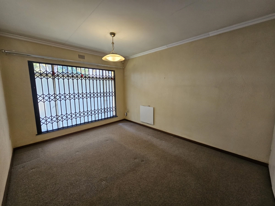 4 Bedroom Property for Sale in Wilro Park Gauteng