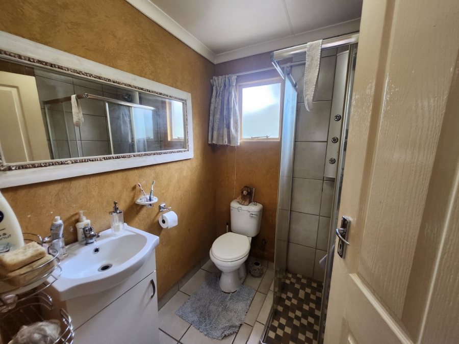 5 Bedroom Property for Sale in Dalpark Proper Gauteng