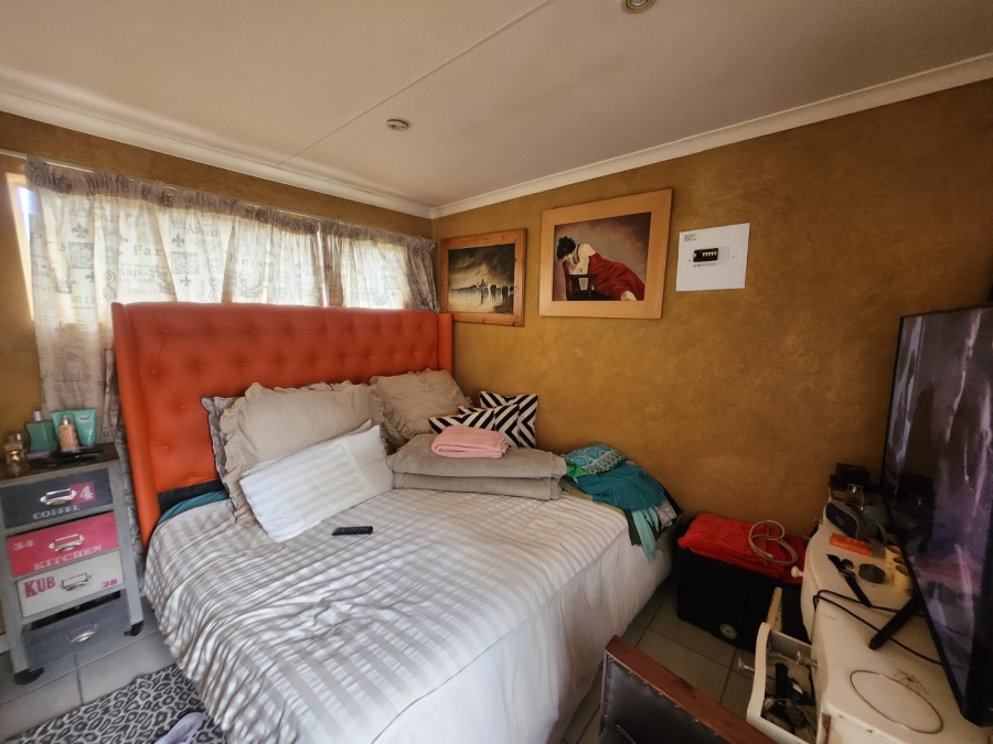 5 Bedroom Property for Sale in Dalpark Proper Gauteng