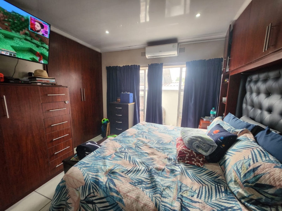 5 Bedroom Property for Sale in Dalpark Proper Gauteng