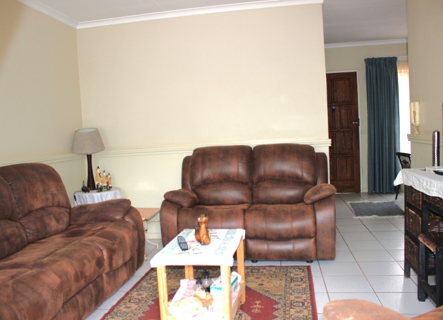 2 Bedroom Property for Sale in Rooihuiskraal North Gauteng