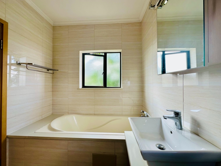 2 Bedroom Property for Sale in Broadacres Gauteng