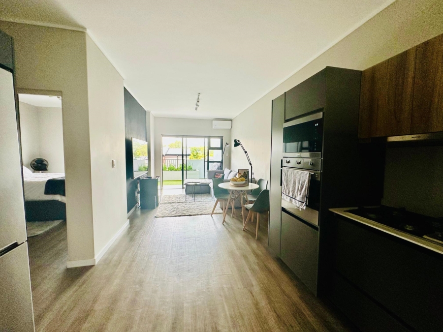 1 Bedroom Property for Sale in Hurlingham Gardens Gauteng