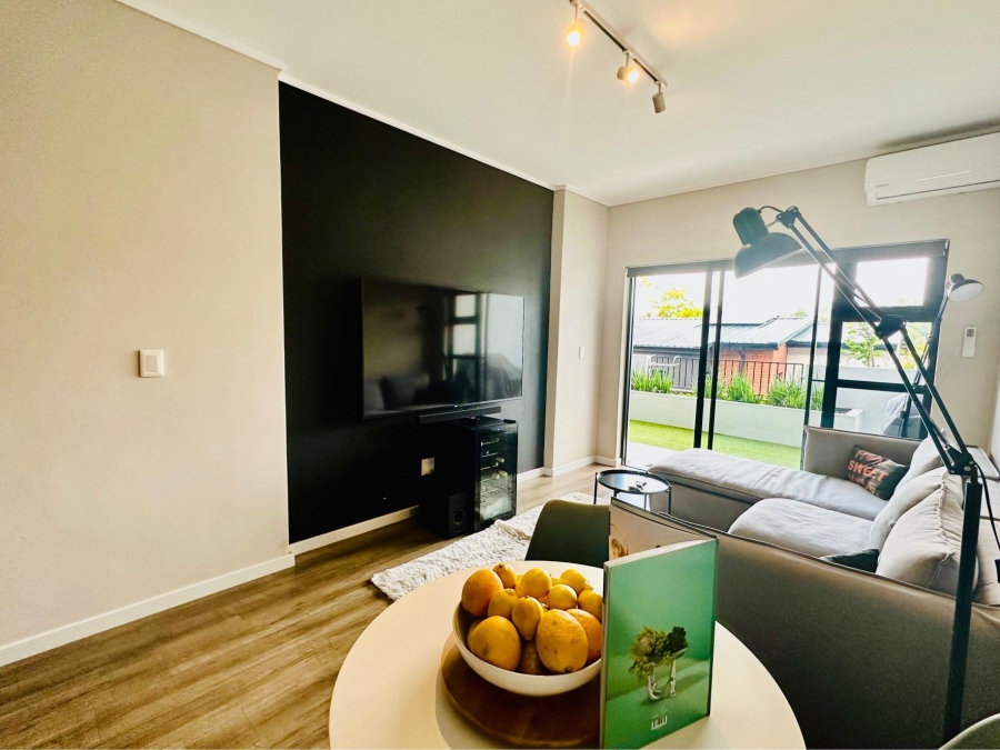 1 Bedroom Property for Sale in Hurlingham Gardens Gauteng