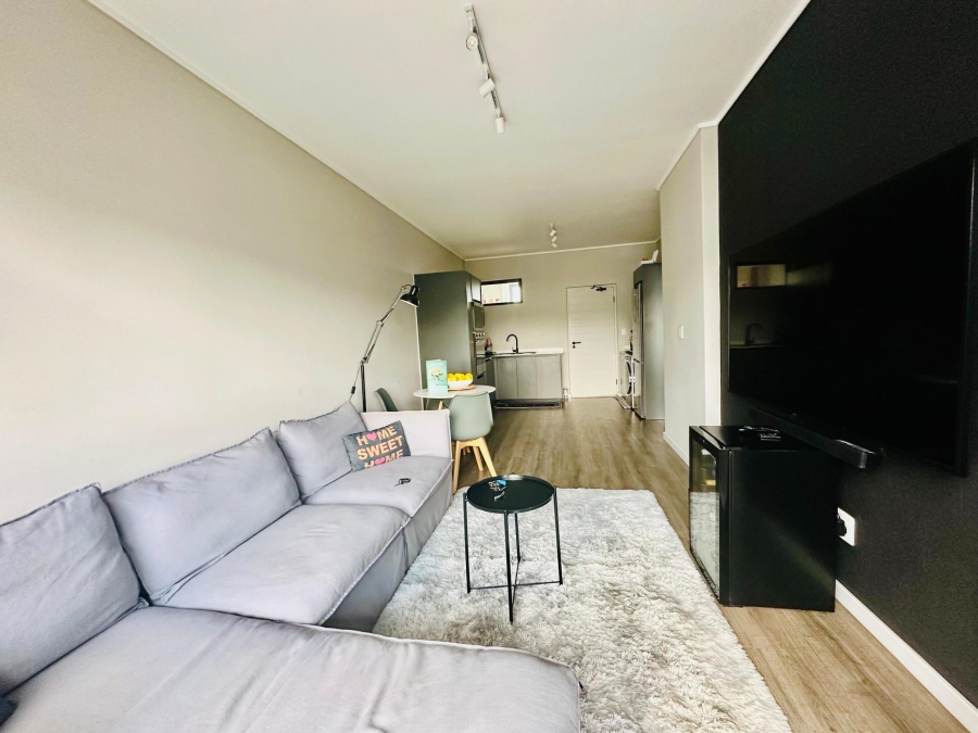 1 Bedroom Property for Sale in Hurlingham Gardens Gauteng