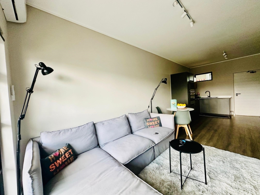 1 Bedroom Property for Sale in Hurlingham Gardens Gauteng