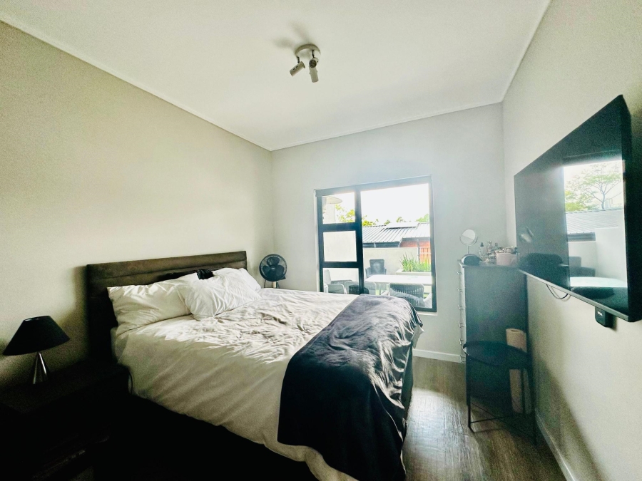 1 Bedroom Property for Sale in Hurlingham Gardens Gauteng