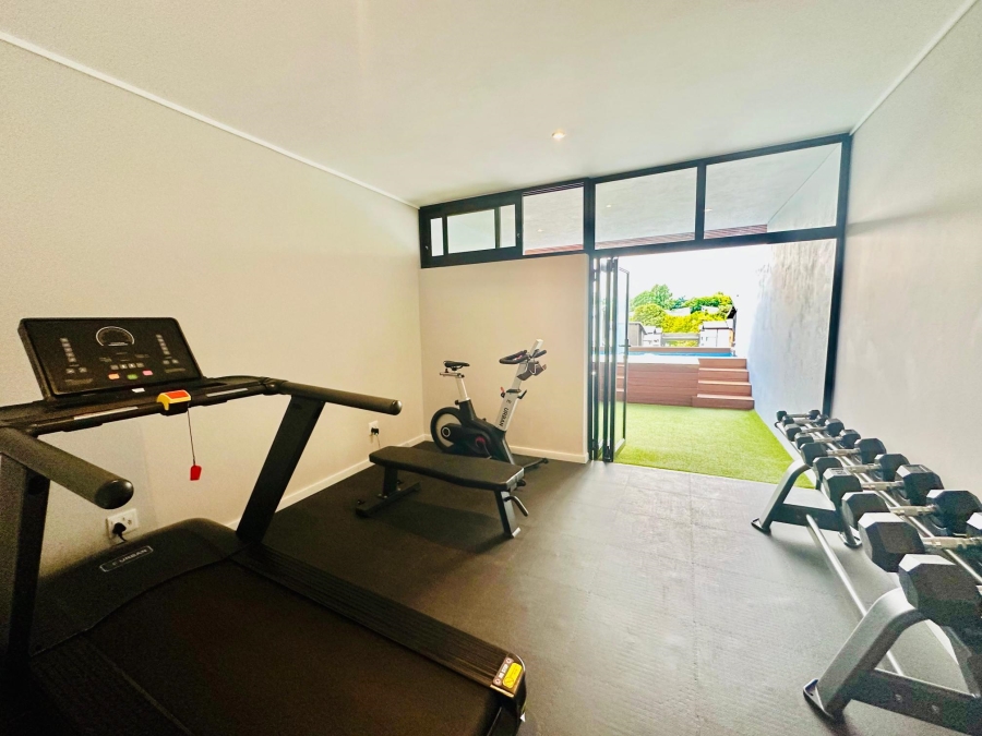 1 Bedroom Property for Sale in Hurlingham Gardens Gauteng